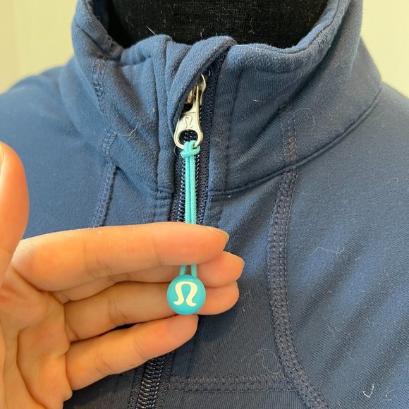 ⭐️ 2/$20 Lululemon Navy Zip Up Light Jacket/Sweater - Picture 6 of 6